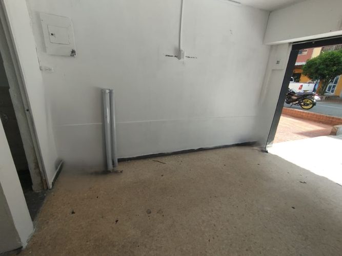 Local en arriendo en Gran Avenida, Bello, 30 m² · foto 2 de 13