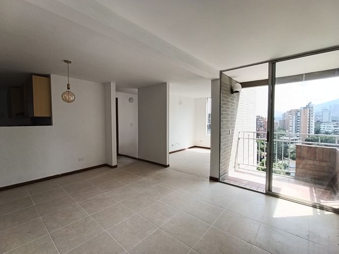 Apartamento de 2 alcobas en arriendo en El Poblado, Medellín, 70 m² · foto 2 de 17