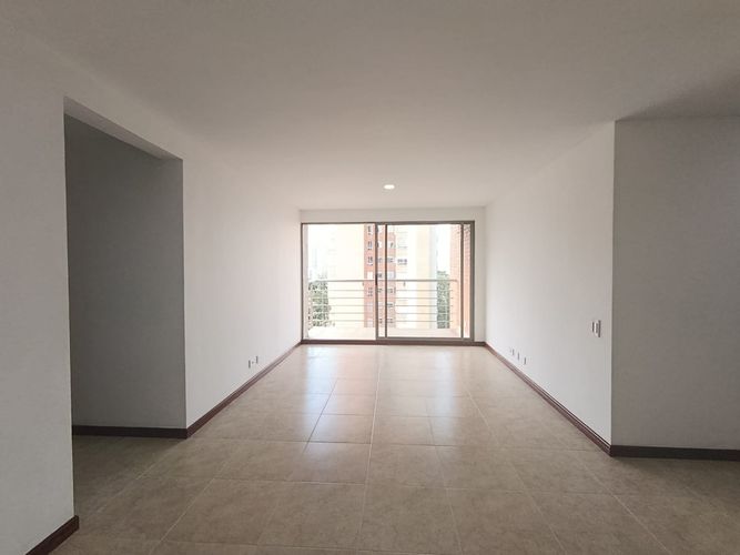 Apartamento de 3 alcobas en arriendo en El Poblado, Medellín, 90 m² · foto 5 de 20