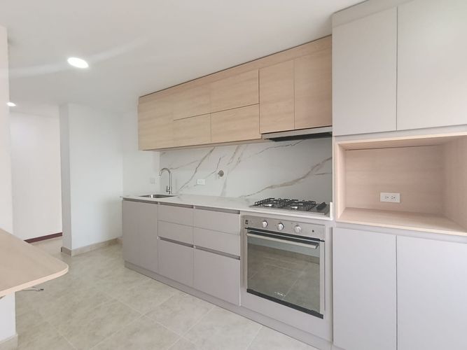 Apartamento de 3 alcobas en arriendo en El Poblado, Medellín, 90 m² · foto 7 de 20