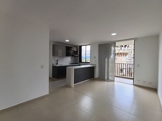 Apartamento de 3 alcobas en arriendo en Rionegro, 73 m² · foto 2 de 14