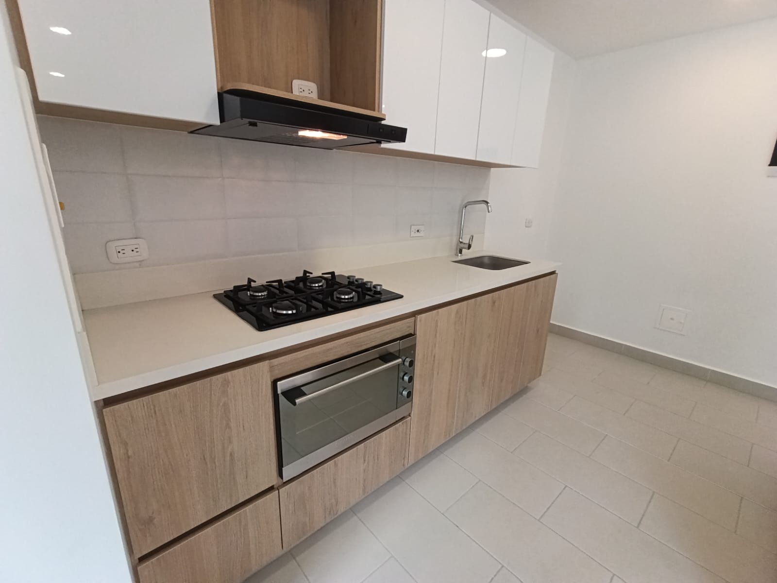 Apartamento en arriendo en Laureles, Medellín · foto 3 de 20