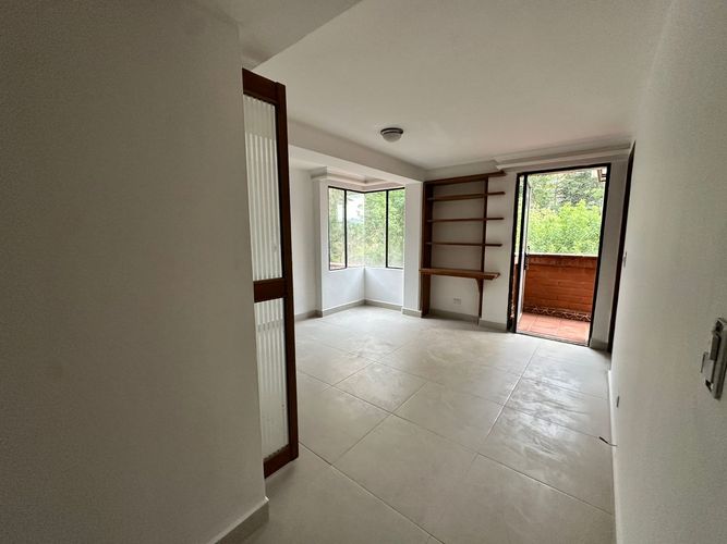 Apartamento de 3 alcobas en arriendo en Las Lomas, Medellín, 130 m² · foto 2 de 17