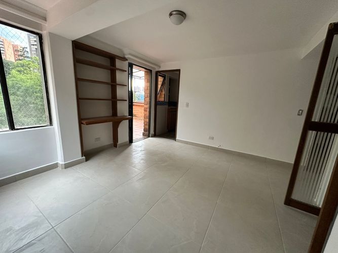 Apartamento de 3 alcobas en arriendo en Las Lomas, Medellín, 130 m² · foto 3 de 17