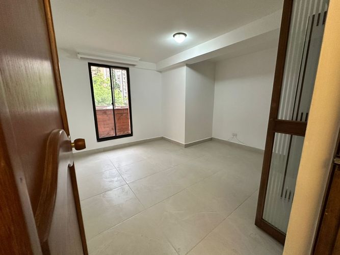 Apartamento de 3 alcobas en arriendo en Las Lomas, Medellín, 130 m² · foto 5 de 17