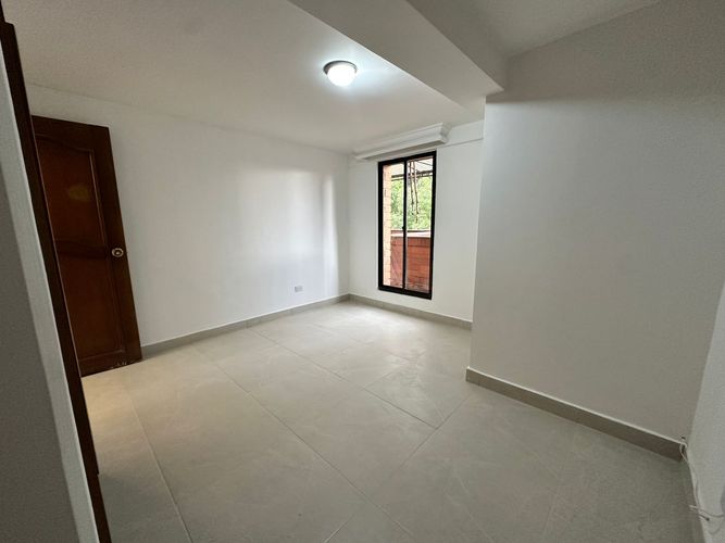 Apartamento de 3 alcobas en arriendo en Las Lomas, Medellín, 130 m² · foto 11 de 17