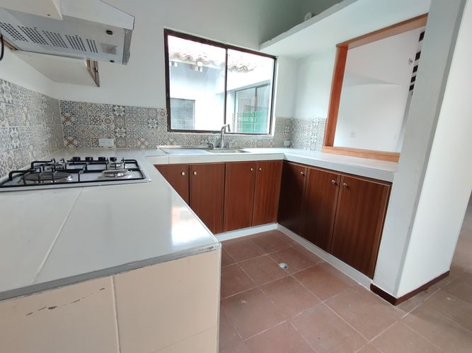 Casa de 3 alcobas en venta en Centenario, Cali, 160 m² · foto 3 de 9