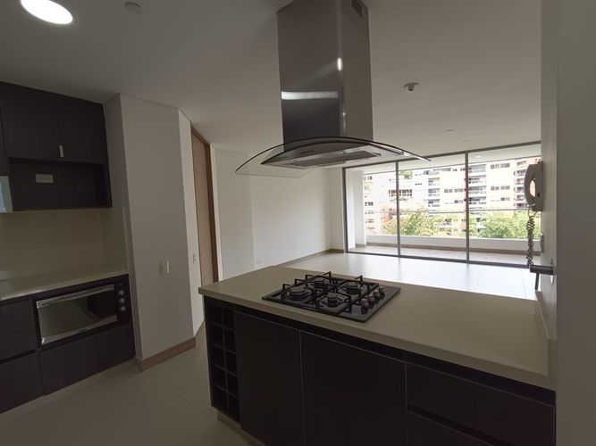 Apartamento de 3 alcobas en arriendo en Loma Del Esmeraldal, Envigado, 120 m² · foto 10 de 20