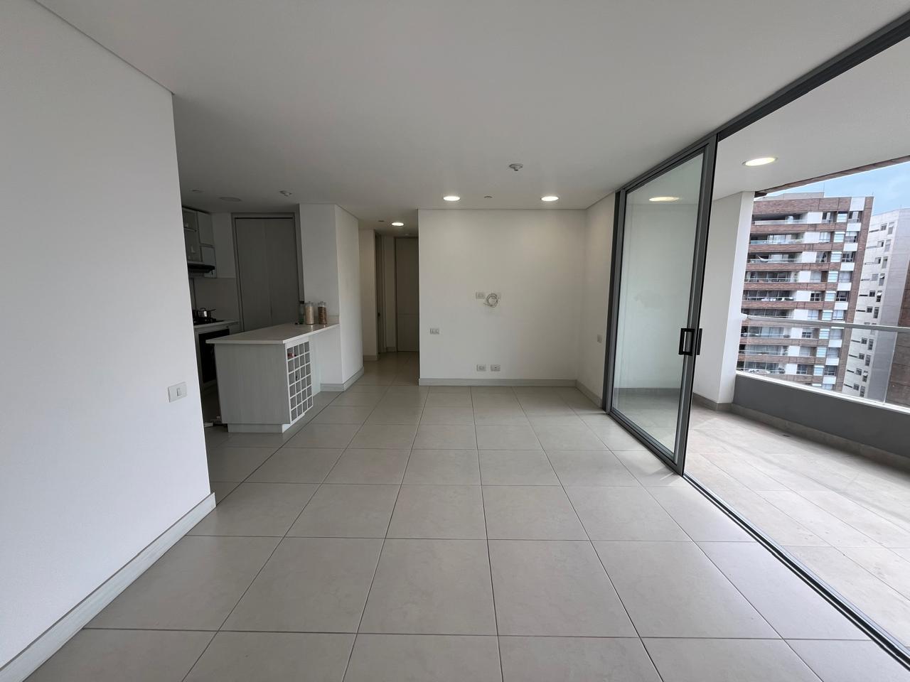 Apartamento en arriendo en Loma Del Esmeraldal, Envigado · foto 2 de 13