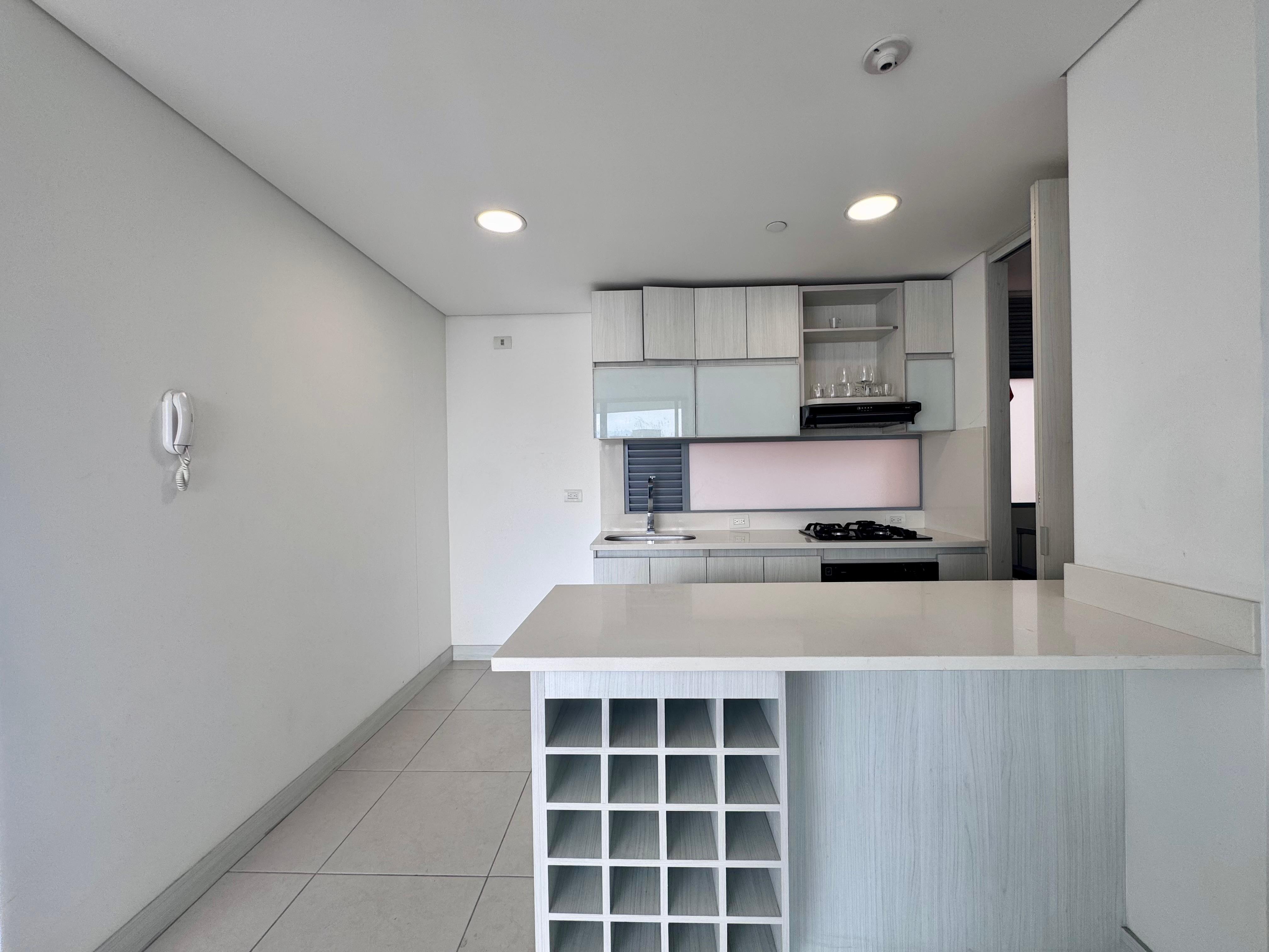 Apartamento en arriendo en Loma Del Esmeraldal, Envigado · foto 4 de 13