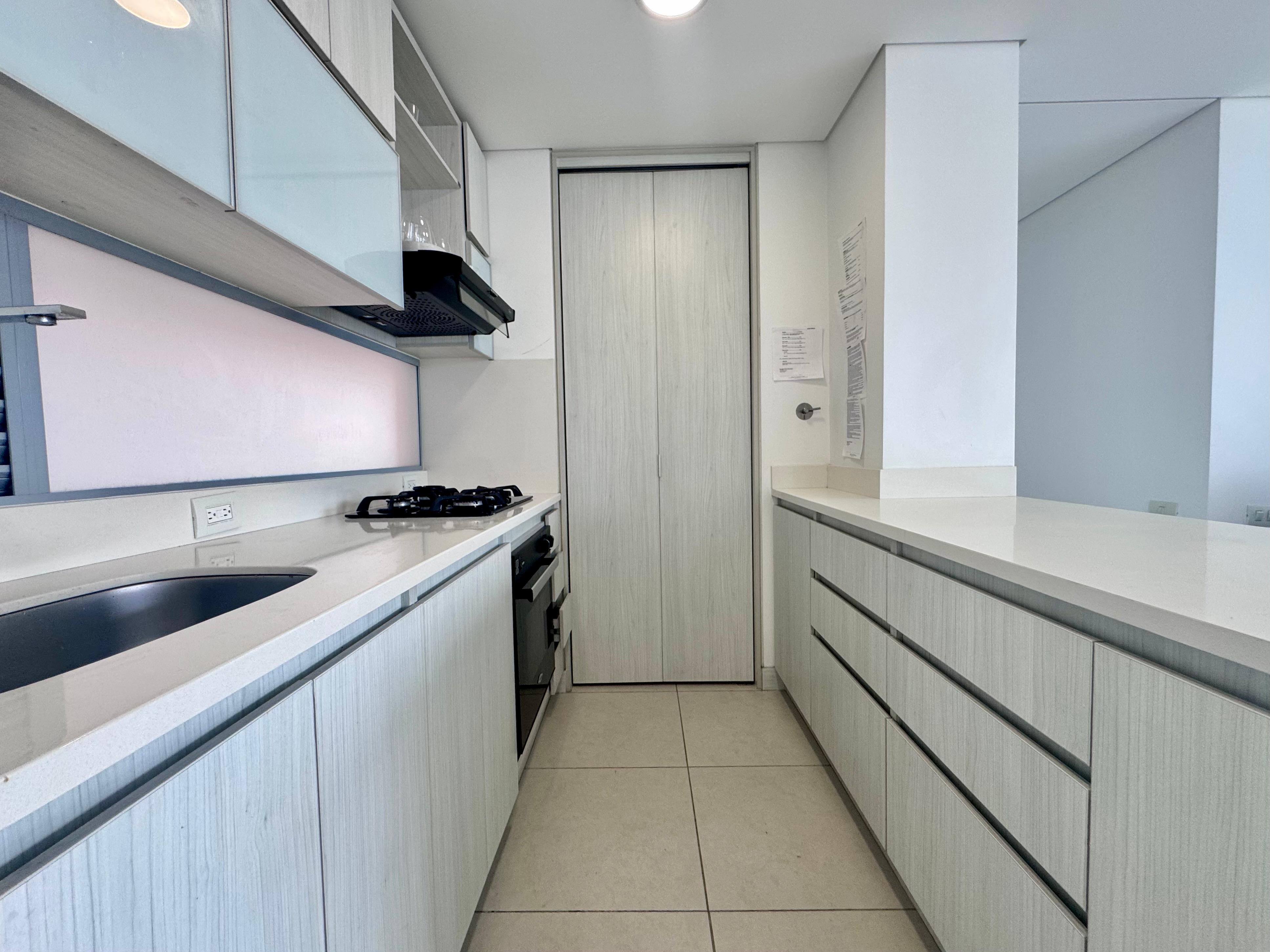 Apartamento en arriendo en Loma Del Esmeraldal, Envigado · foto 5 de 13