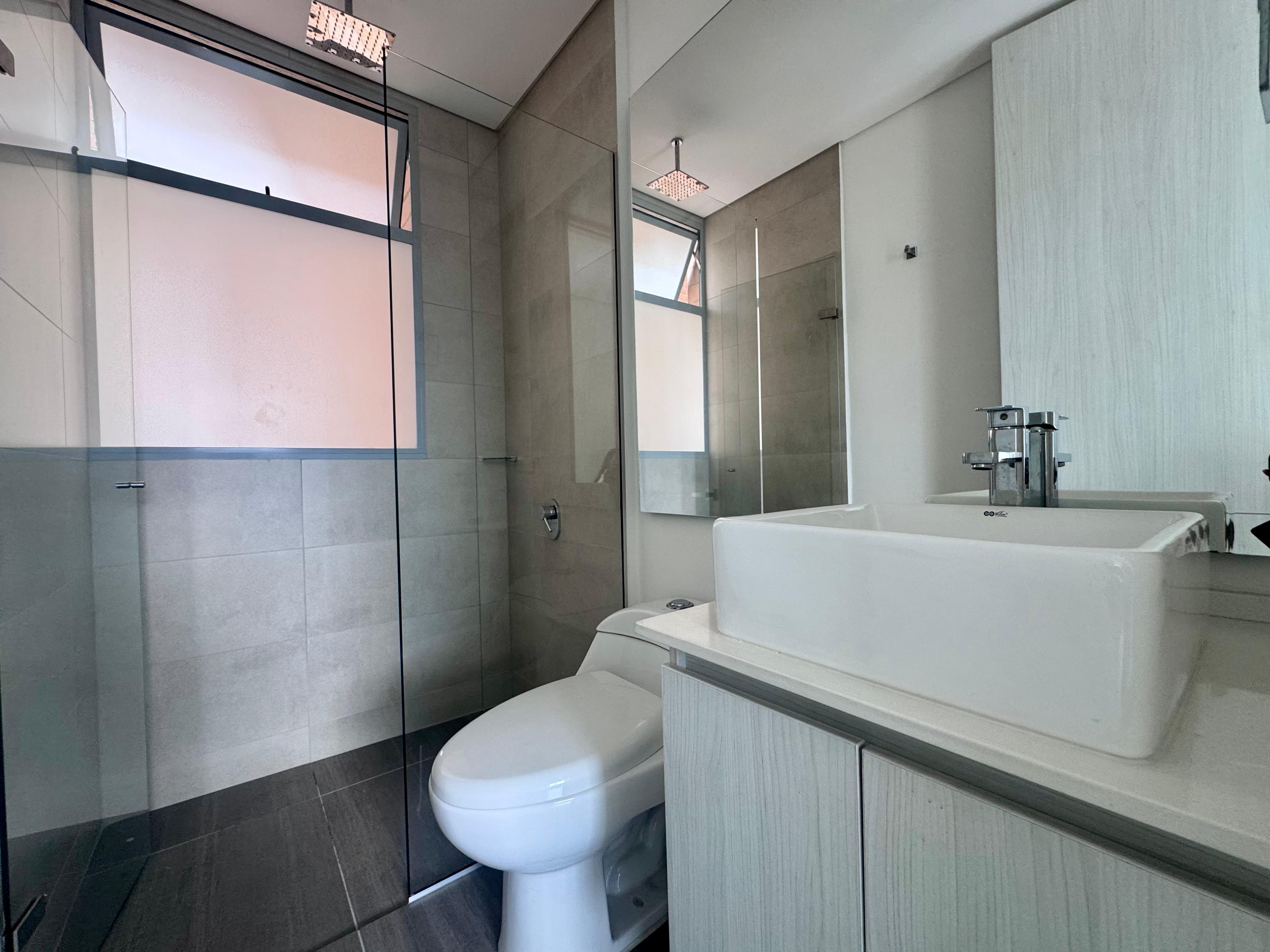 Apartamento en arriendo en Loma Del Esmeraldal, Envigado · foto 7 de 13