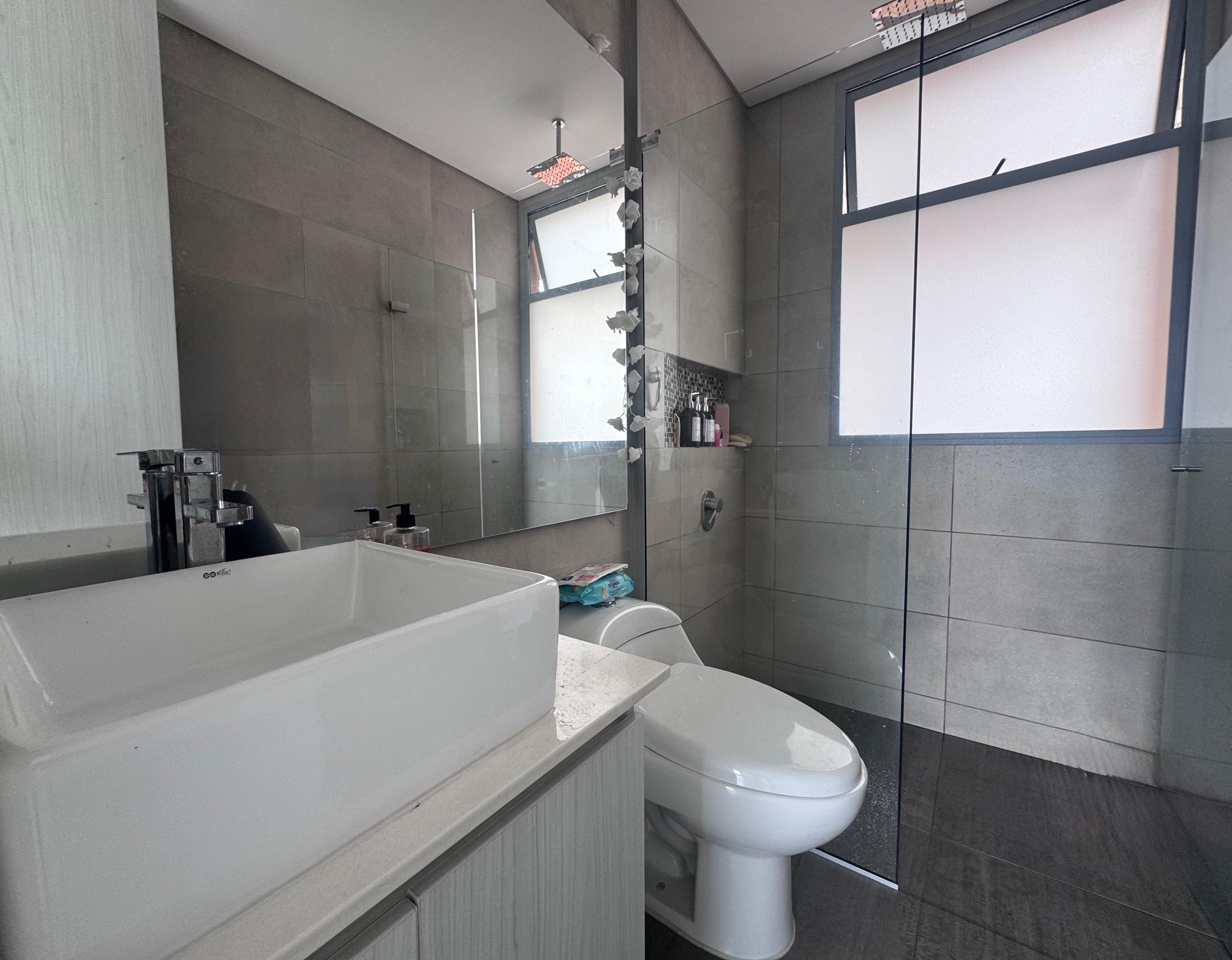 Apartamento en arriendo en Loma Del Esmeraldal, Envigado · foto 12 de 13