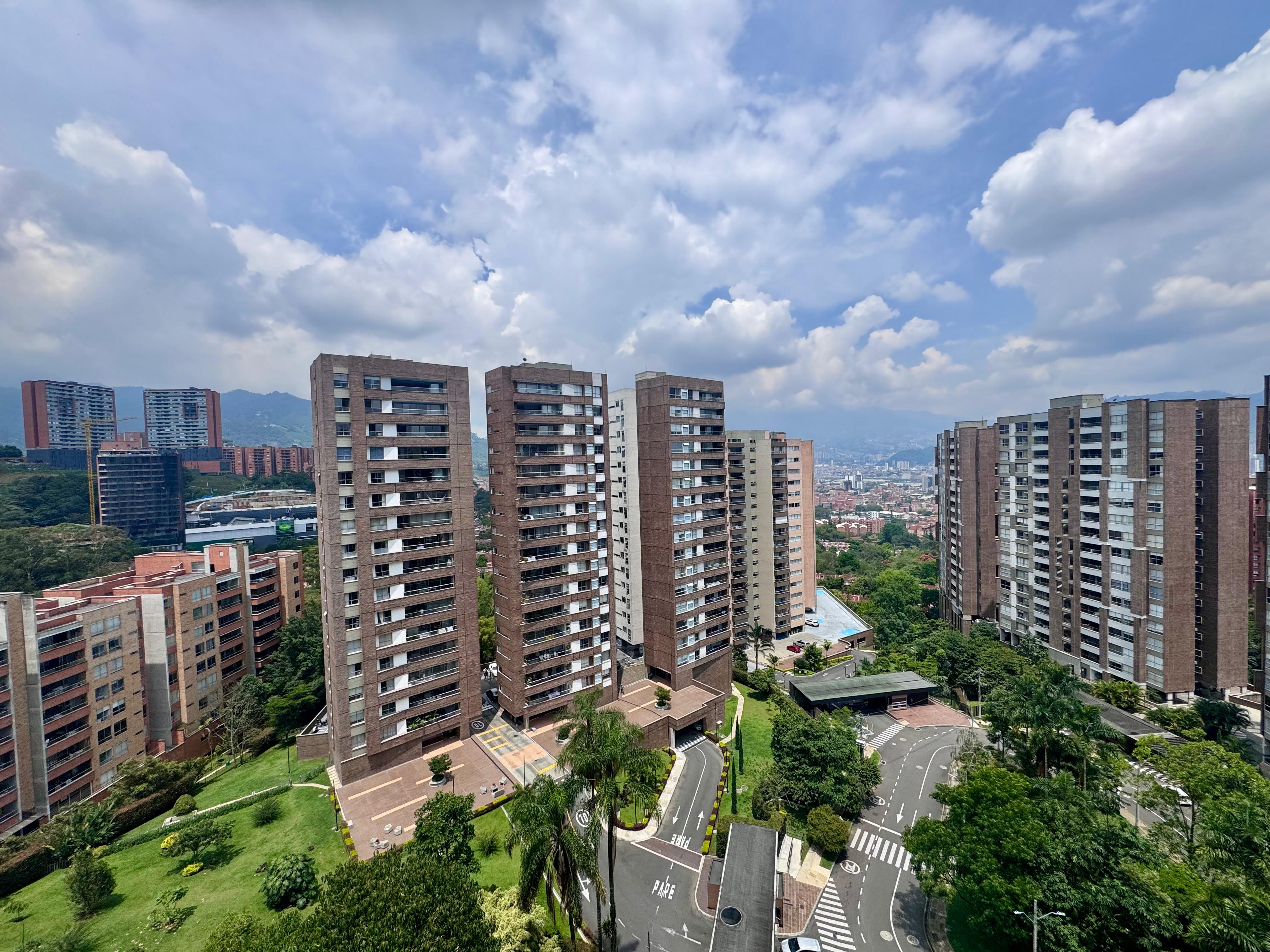 Apartamento en arriendo en Loma Del Esmeraldal, Envigado · foto 13 de 13