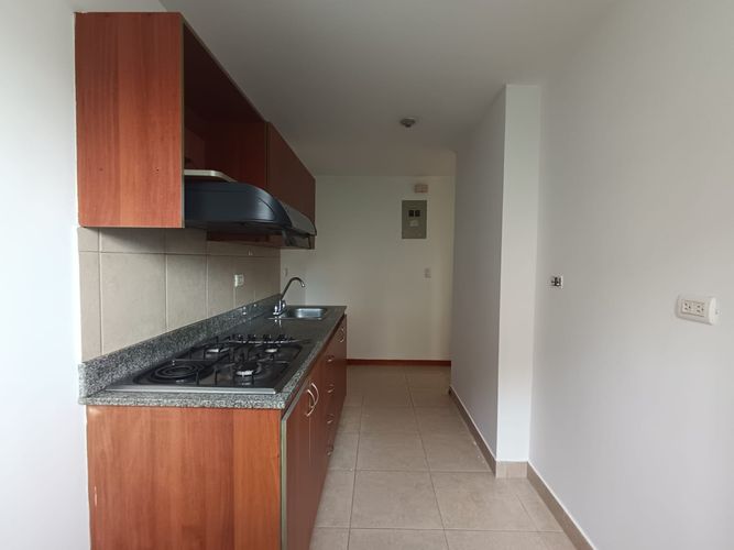 Apartamento de 3 alcobas en arriendo en Loma Del Esmeraldal, Envigado, 87 m² · foto 4 de 20