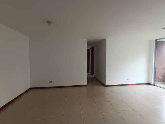Apartamento de 3 alcobas en arriendo en Loma Del Esmeraldal, Envigado, 87 m² · foto 5 de 20
