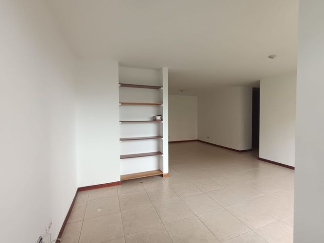 Apartamento de 3 alcobas en arriendo en Loma Del Esmeraldal, Envigado, 87 m² · foto 6 de 20