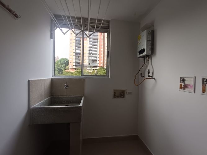 Apartamento de 3 alcobas en arriendo en Loma Del Esmeraldal, Envigado, 87 m² · foto 8 de 20