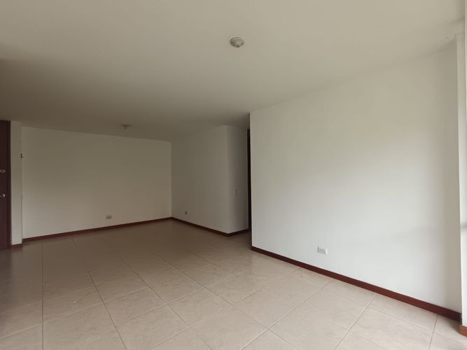 Apartamento de 3 alcobas en arriendo en Loma Del Esmeraldal, Envigado, 87 m² · foto 9 de 20