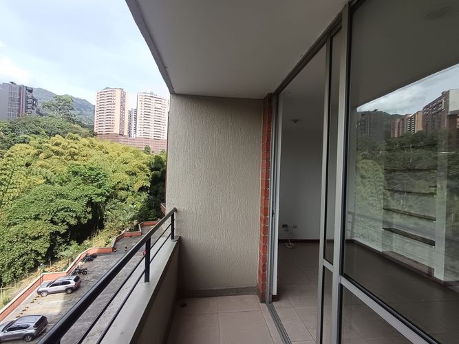 Apartamento de 3 alcobas en arriendo en Loma Del Esmeraldal, Envigado, 87 m² · foto 10 de 20