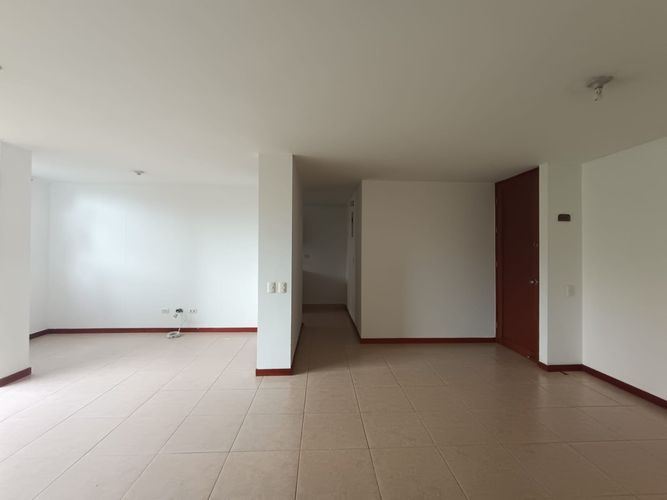 Apartamento de 3 alcobas en arriendo en Loma Del Esmeraldal, Envigado, 87 m² · foto 13 de 20
