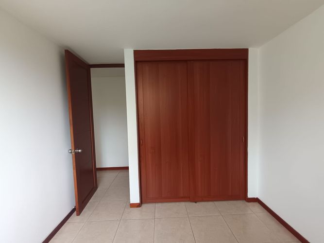 Apartamento de 3 alcobas en arriendo en Loma Del Esmeraldal, Envigado, 87 m² · foto 18 de 20