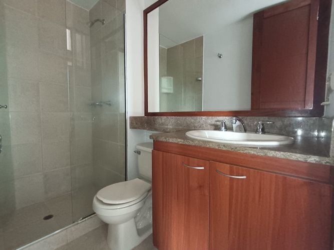 Apartamento de 3 alcobas en arriendo en Loma Del Esmeraldal, Envigado, 87 m² · foto 19 de 20