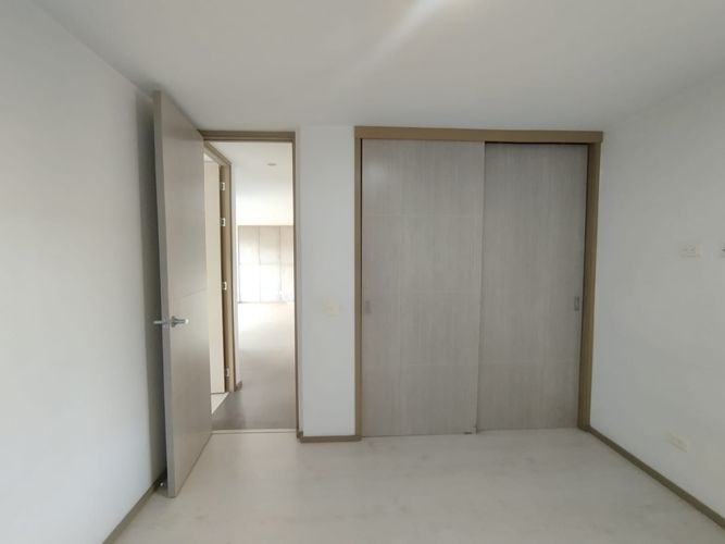 Apartamento de 2 alcobas en arriendo en Loma Del Esmeraldal, Envigado, 72 m² · foto 3 de 16