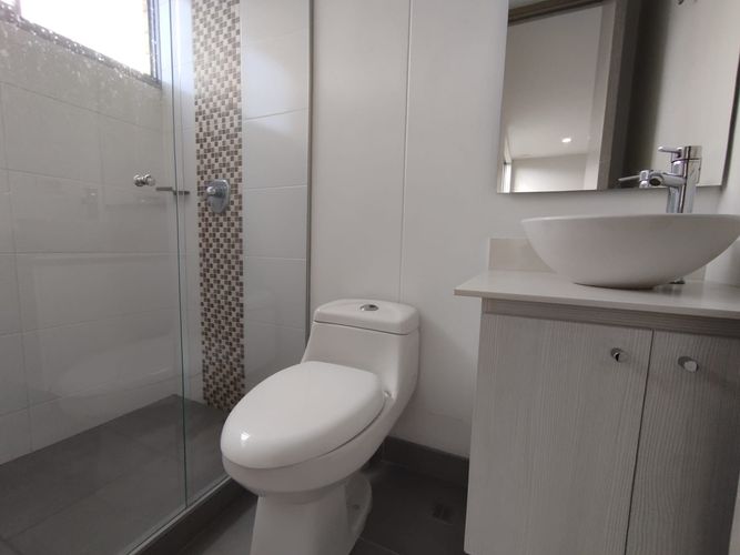 Apartamento de 2 alcobas en arriendo en Loma Del Esmeraldal, Envigado, 72 m² · foto 5 de 16