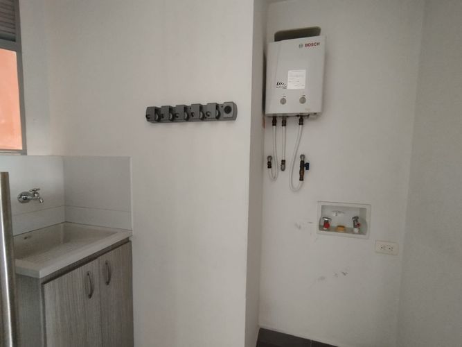 Apartamento de 2 alcobas en arriendo en Loma Del Esmeraldal, Envigado, 72 m² · foto 13 de 16