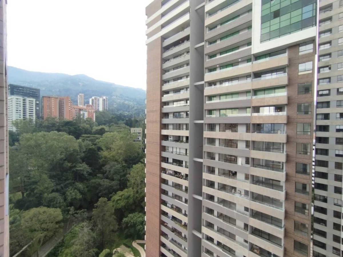 1BR Apartment in El tesoro (62 m²)