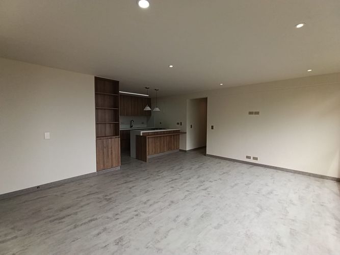 Apartamento de 3 alcobas en arriendo en Loma Del Indio, Medellín, 75 m² · foto 6 de 19