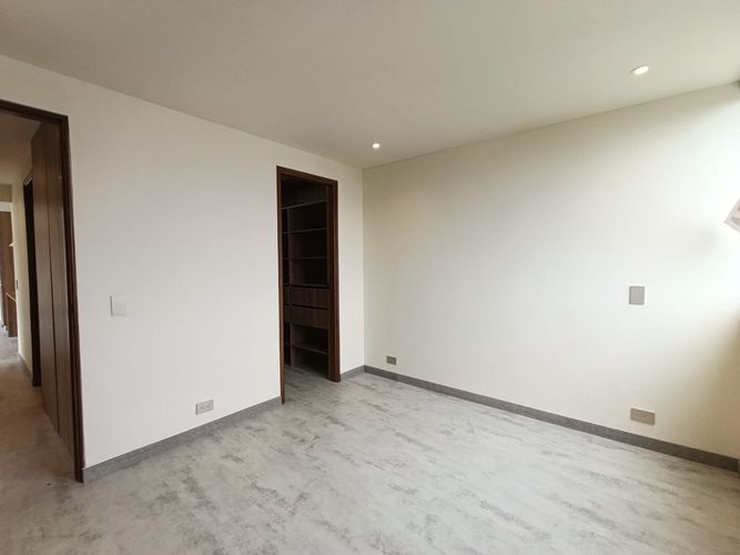 Apartamento de 3 alcobas en arriendo en Loma Del Indio, Medellín, 75 m² · foto 13 de 19
