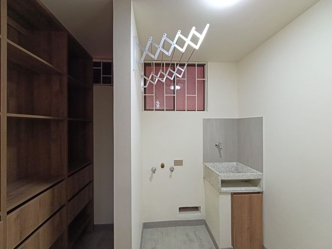 Apartamento de 3 alcobas en arriendo en Loma Del Indio, Medellín, 75 m² · foto 16 de 19