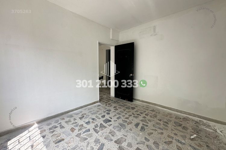 Casa de 7 alcobas en venta en El Velodromo, Medellín, 270 m² · foto 3 de 24