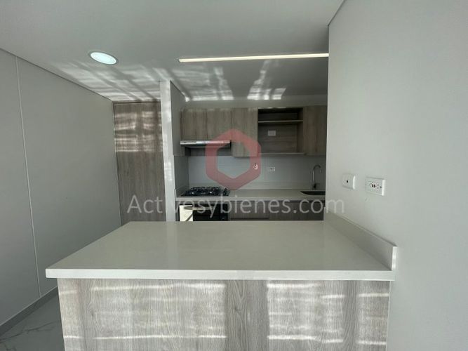 Apartamento de 3 alcobas en venta en Centro, Rionegro, 75 m² · foto 3 de 16