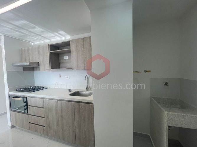 Apartamento de 3 alcobas en venta en Centro, Rionegro, 75 m² · foto 4 de 16