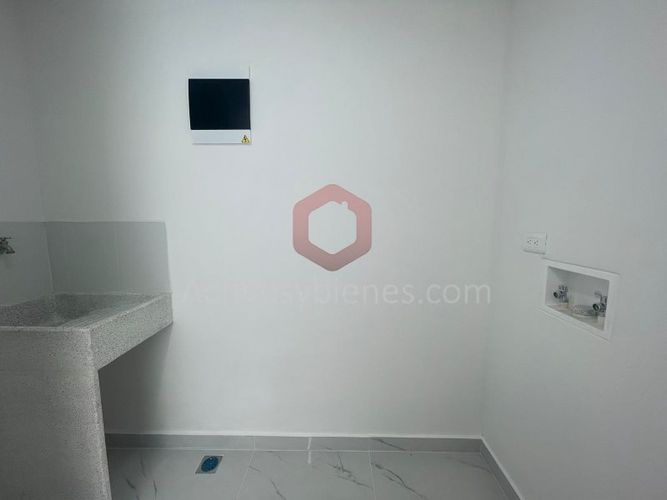 Apartamento de 3 alcobas en venta en Centro, Rionegro, 75 m² · foto 7 de 16