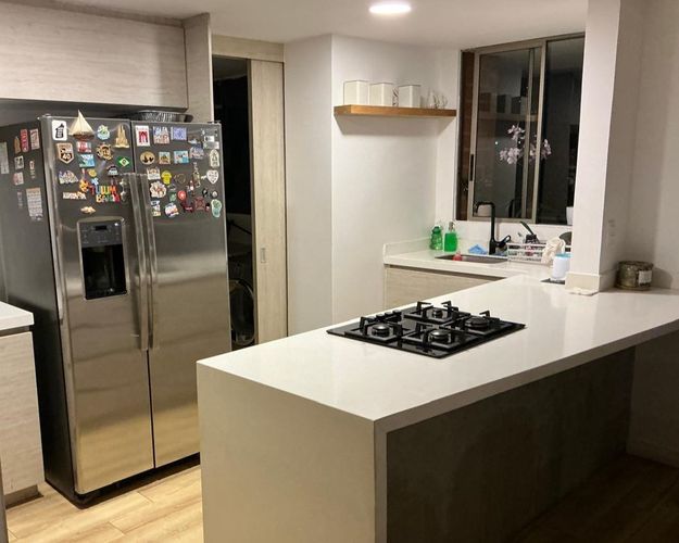 Apartamento de 3 alcobas en venta en El Poblado, Medellín, 187 m² · foto 7 de 17