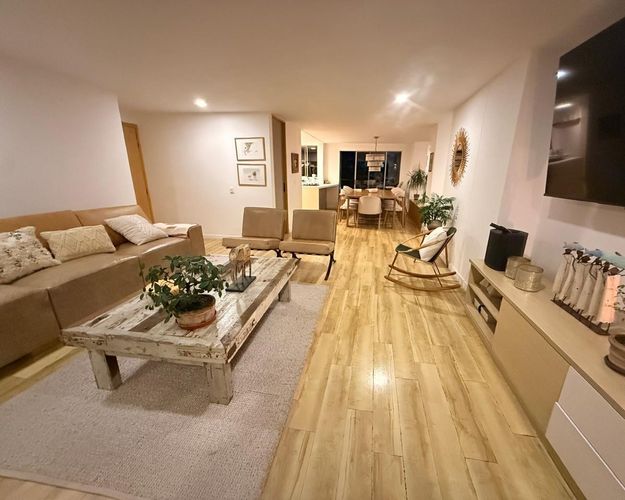 Apartamento de 3 alcobas en venta en El Poblado, Medellín, 187 m² · foto 2 de 17
