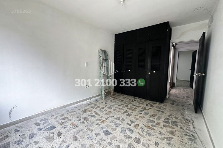 Casa de 7 alcobas en venta en El Velodromo, Medellín, 270 m² · foto 8 de 24