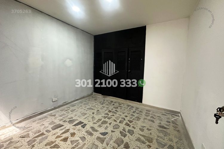 Casa de 7 alcobas en venta en El Velodromo, Medellín, 270 m² · foto 12 de 24