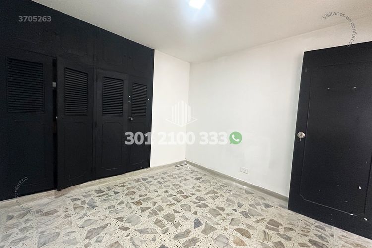 Casa de 7 alcobas en venta en El Velodromo, Medellín, 270 m² · foto 13 de 24