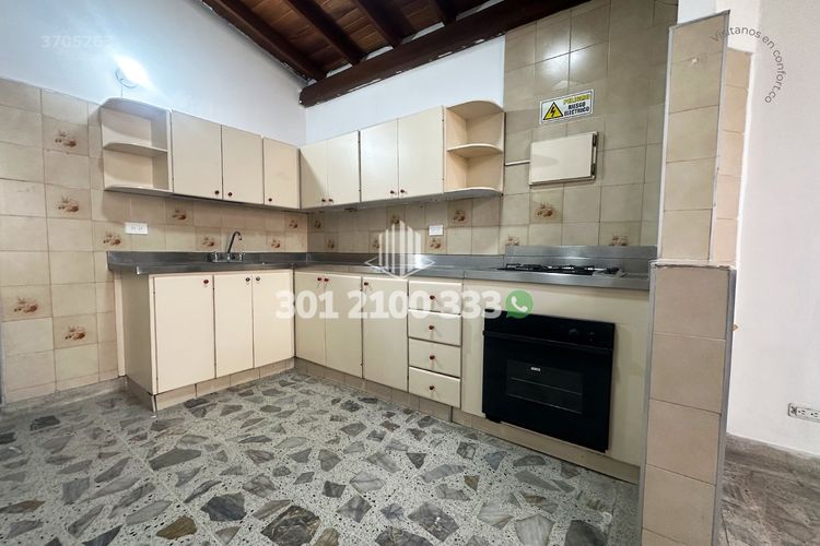 Casa de 7 alcobas en venta en El Velodromo, Medellín, 270 m² · foto 16 de 24