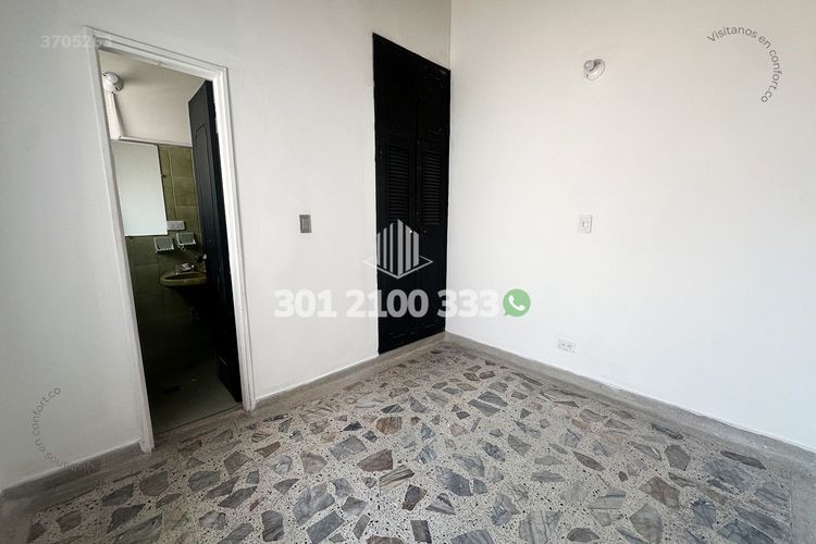 Casa de 7 alcobas en venta en El Velodromo, Medellín, 270 m² · foto 22 de 24