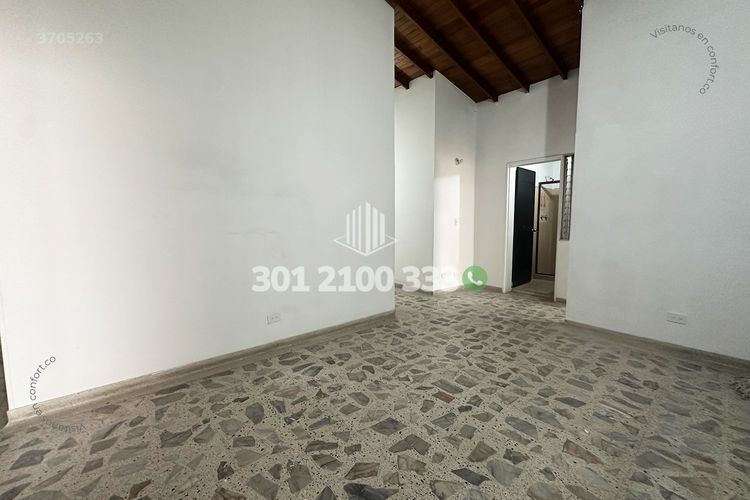 Casa de 7 alcobas en venta en El Velodromo, Medellín, 270 m² · foto 23 de 24