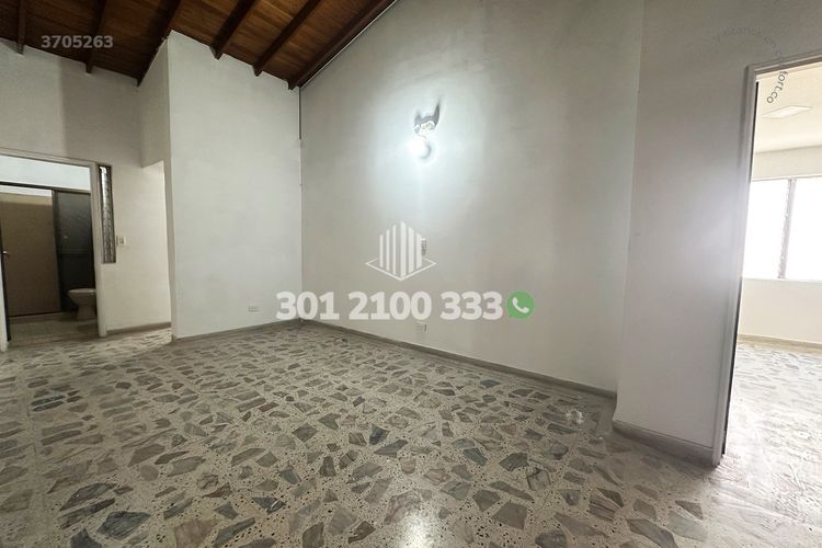 Casa de 7 alcobas en venta en El Velodromo, Medellín, 270 m² · foto 24 de 24