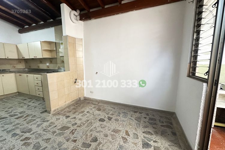 Casa de 7 alcobas en venta en El Velodromo, Medellín, 270 m² · foto 17 de 24