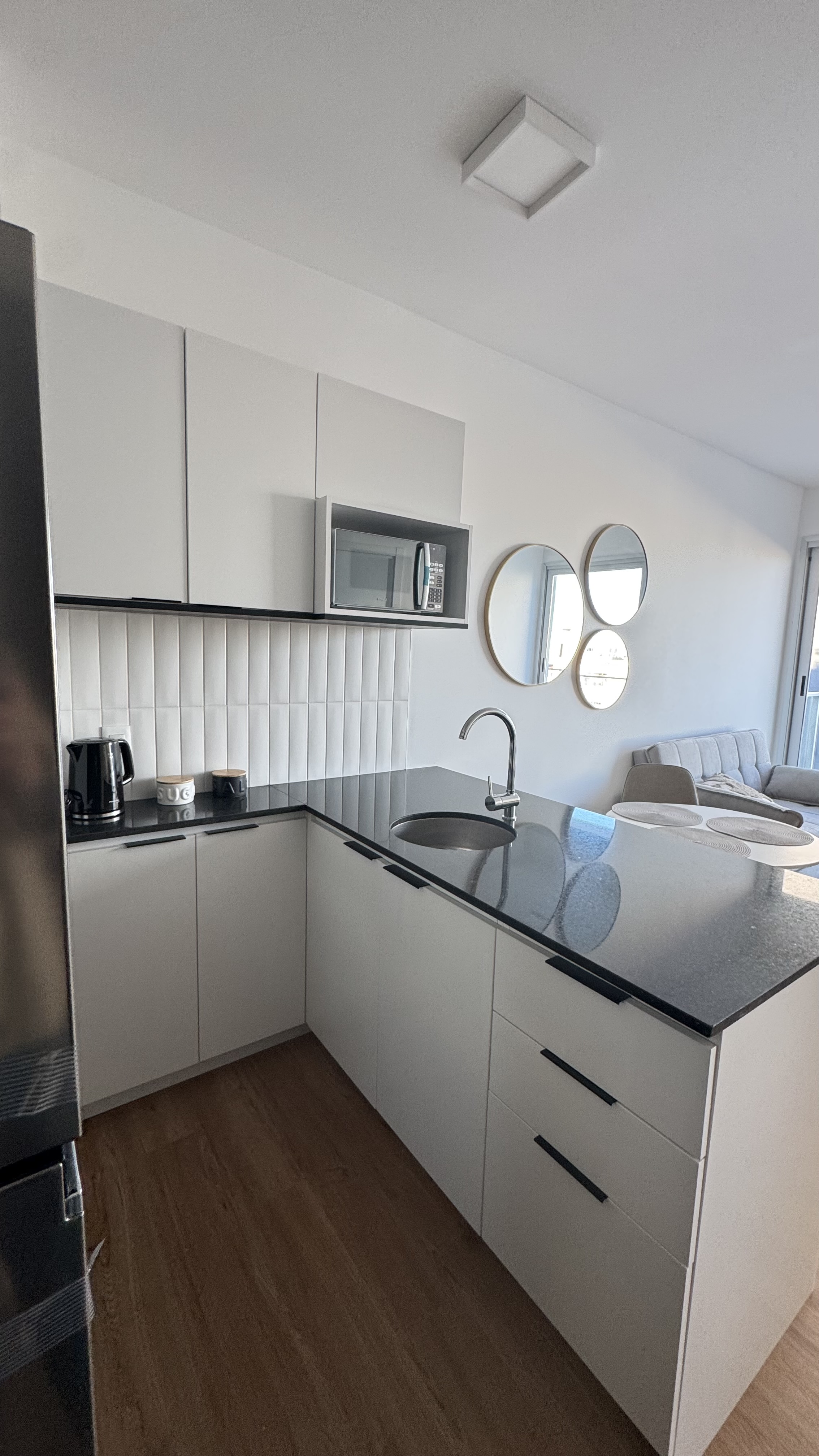 Apartamento de 1 dormitorio con muebles