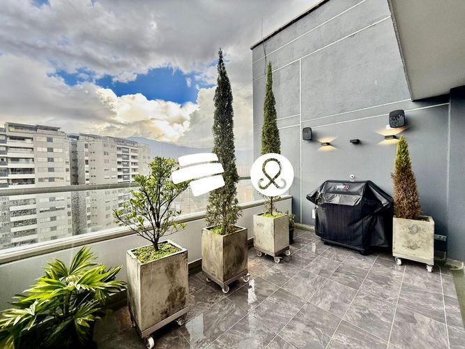 Casa de 2 alcobas en venta en Loma Del Esmeraldal, Envigado, 192 m² · foto 3 de 16